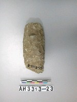 藏品(中型直刃打製石斧)的圖片